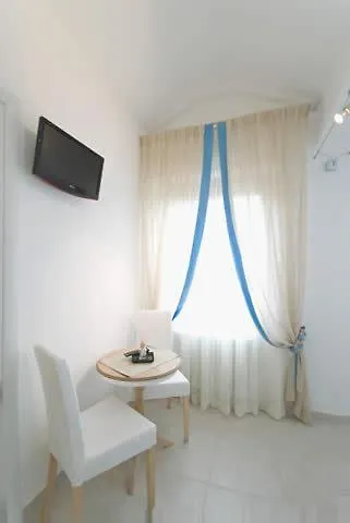 Cristina Гостевой дом Монтероссо-аль-Маре